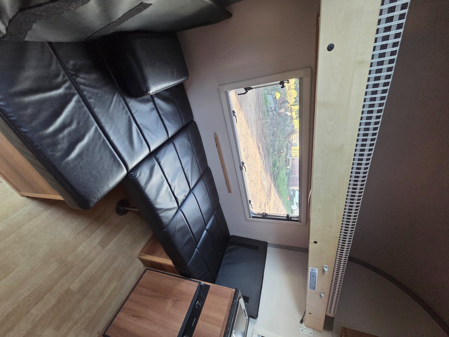 Horse Trailers - Ifor Williams Eventa L Gold  Horse Trailer