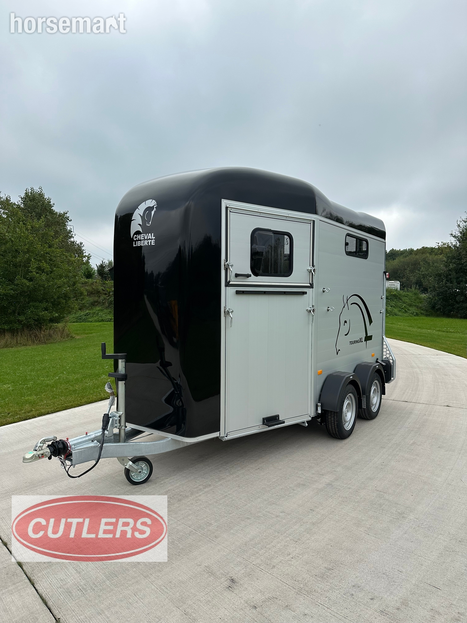 Cheval Liberte Touring XL  Horse Trailer in 