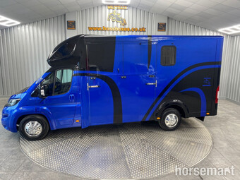 2025 Peugeot Boxer Horsebox