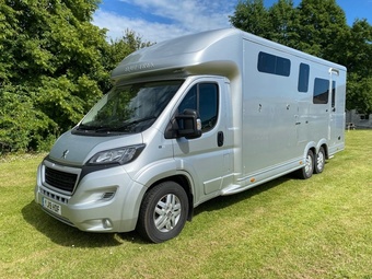 2019 Peugeot Boxer Horsebox
