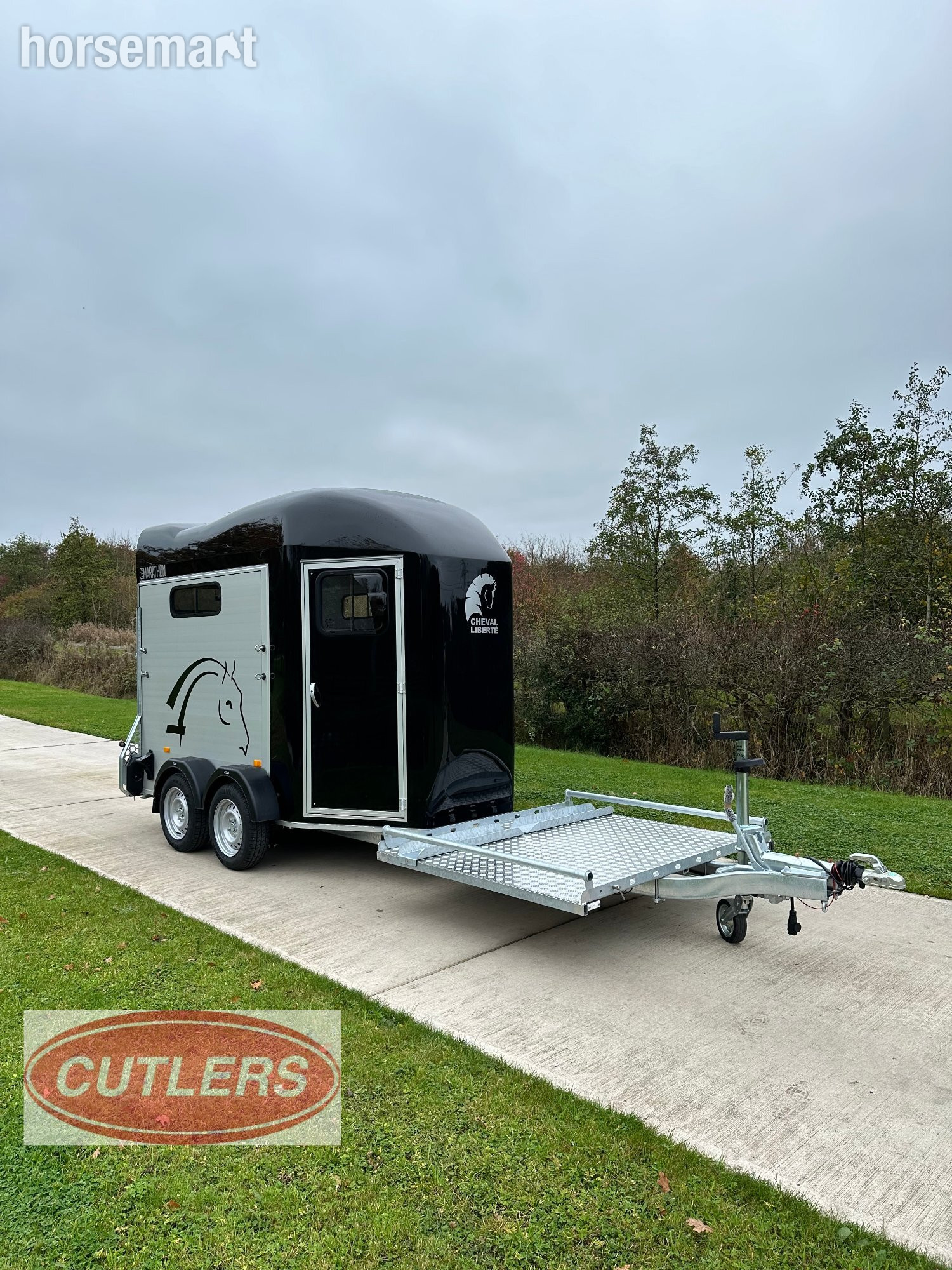  Cheval Liberte Gold Marathon  Horse Trailer