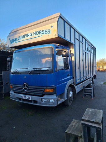 Mercedes-Benz Atego Horsebox