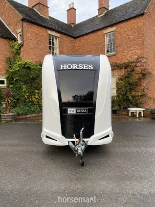  Equi-Trek Day-Treka Excel Up to 3.5 tonnes Horse Trailer