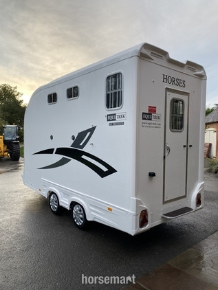 Equi-Trek Day-Treka Excel Up to 3.5 tonnes Horse Trailer - Horse Trailers in 