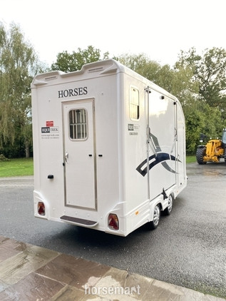 Equi-Trek Day-Treka Excel Up to 3.5 tonnes Horse Trailer 