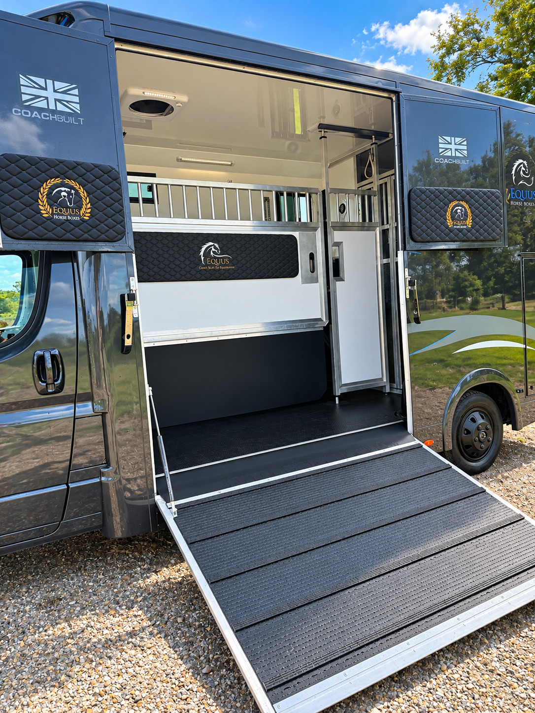  Equus ST3500 Vauxhall Horsebox