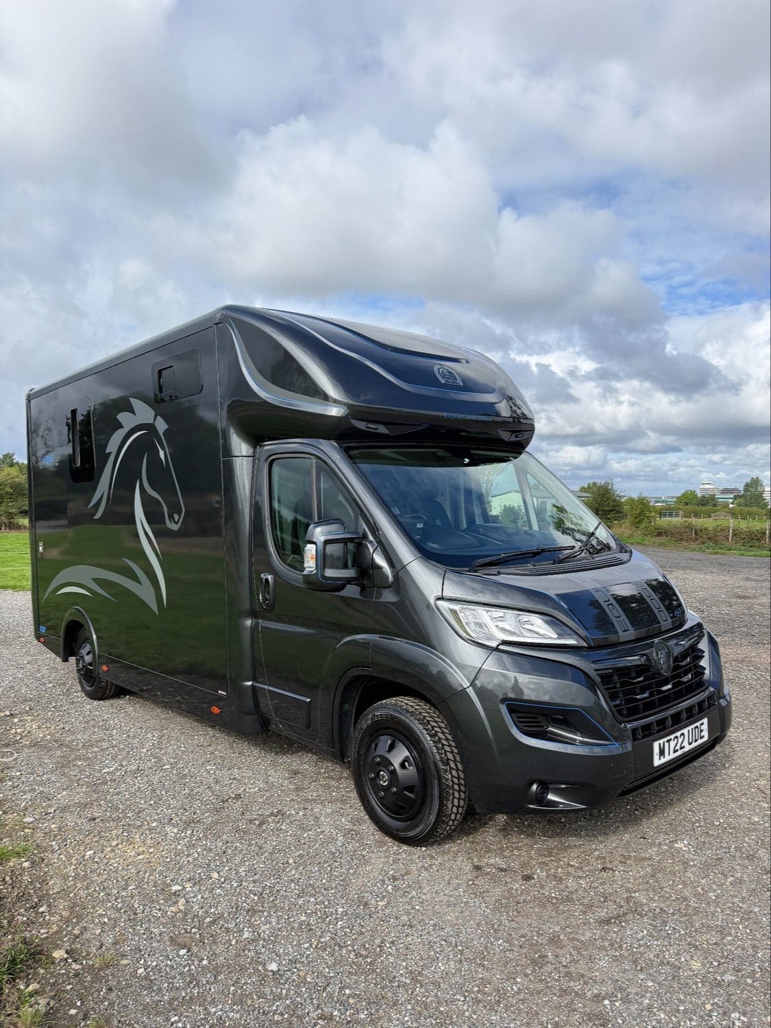 Equus ST3500 Vauxhall Horsebox 