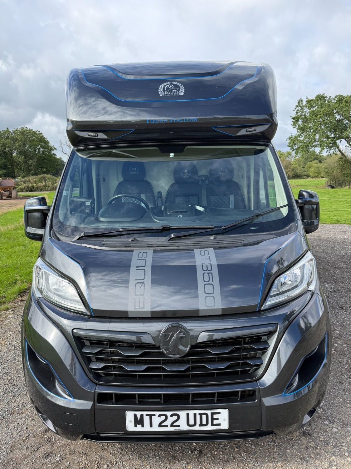 Horseboxes Up to 3.5 Tonnes - Equus ST3500 Vauxhall Horsebox