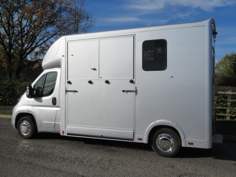 Boxer Peugeot Horsebox - Horseboxes Up to 3.5 Tonnes