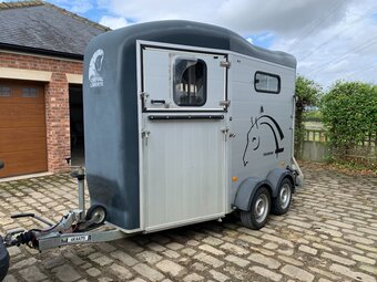 Cheval Liberte Touring Country Horse Trailer