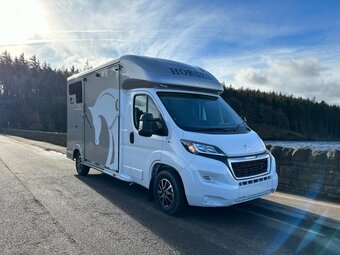 Unregistered Equi-Trek Sonic Excel Horsebox