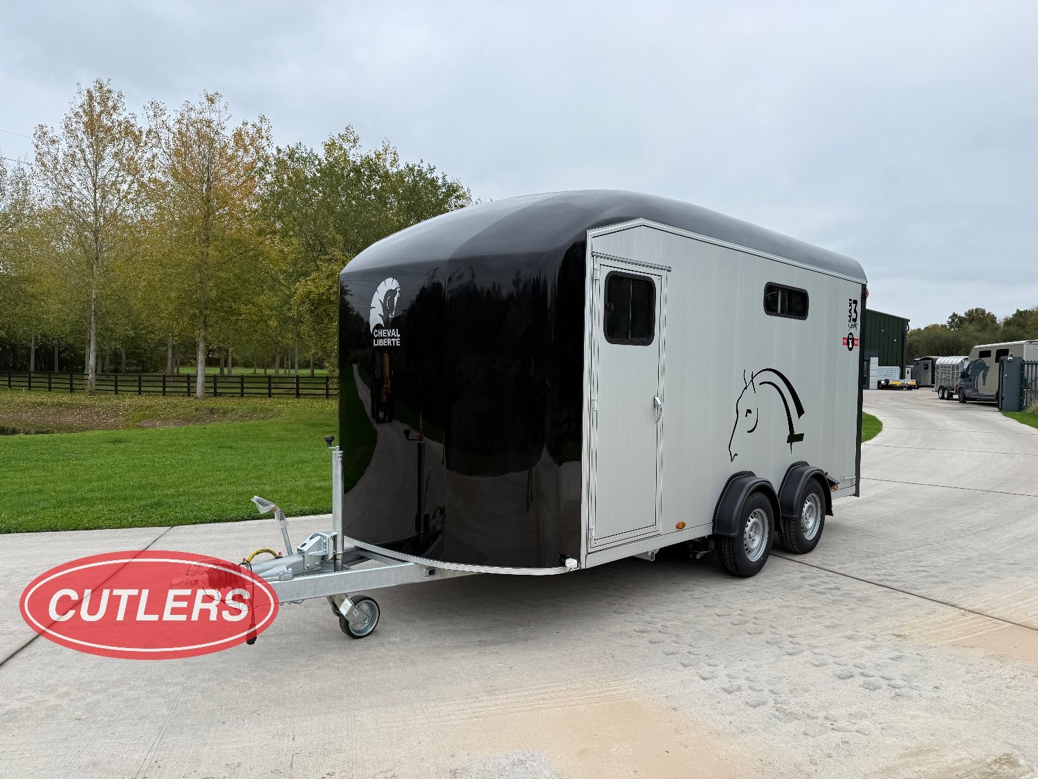  Cheval Liberte Maxi Living Signature  Horse Trailer