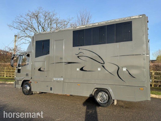 Horseboxes 3.6-7.5 Tonnes - East Yorkshire Horseboxes  Iveco Horsebox