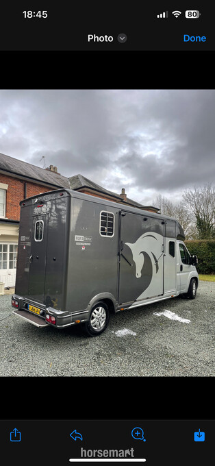 2018 Peugeot Horsebox