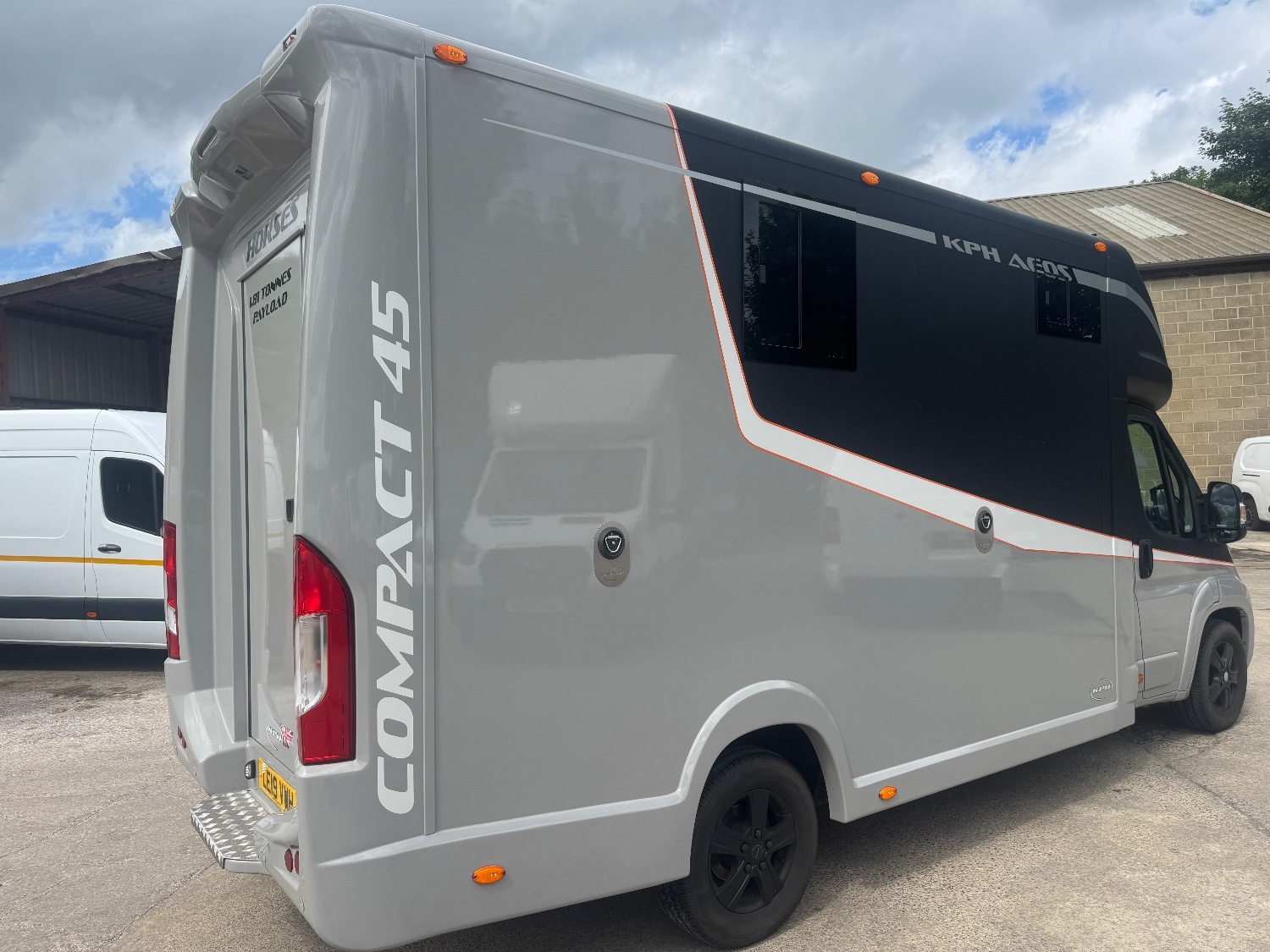  Kevin Parker Aeos Compact 45 Citroen Horsebox