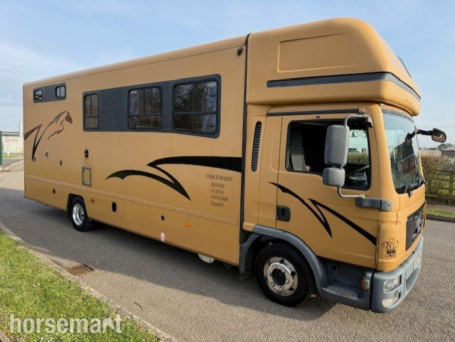 Horseboxes 3.6-7.5 Tonnes - FVM Horseboxes  Man Horsebox in 
