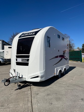Equi-Trek Night-Treka  Horse Trailer