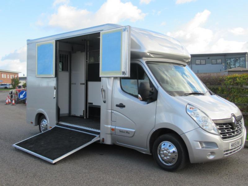 Horseboxes Up to 3.5 Tonnes - Master Renault Horsebox