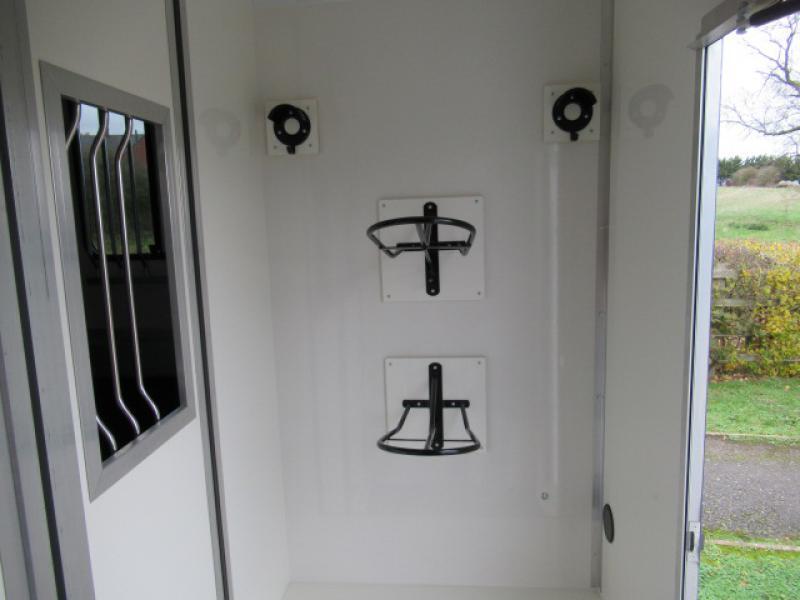 Movano Vauxhall Horsebox - Horseboxes Up to 3.5 Tonnes