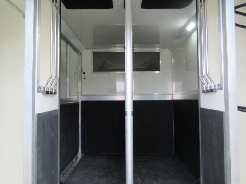 Horseboxes Up to 3.5 Tonnes - Movano Vauxhall Horsebox