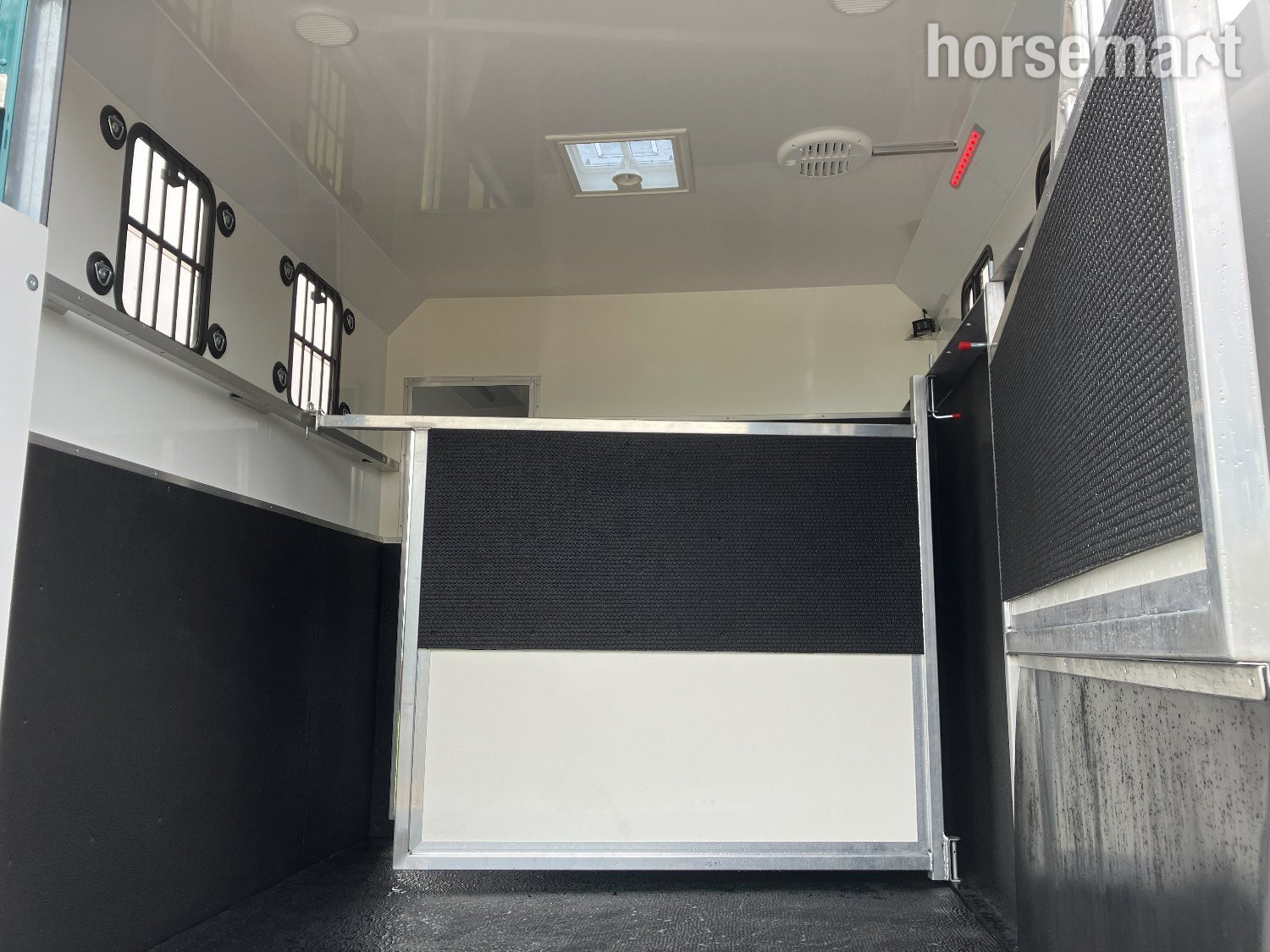 Trevett & Smith  7T Iveco Horsebox - Horseboxes 3.6-7.5 Tonnes