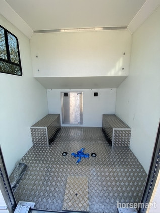 Trevett & Smith Carriage Box  Horsebox - Horseboxes Up to 3.5 Tonnes in 