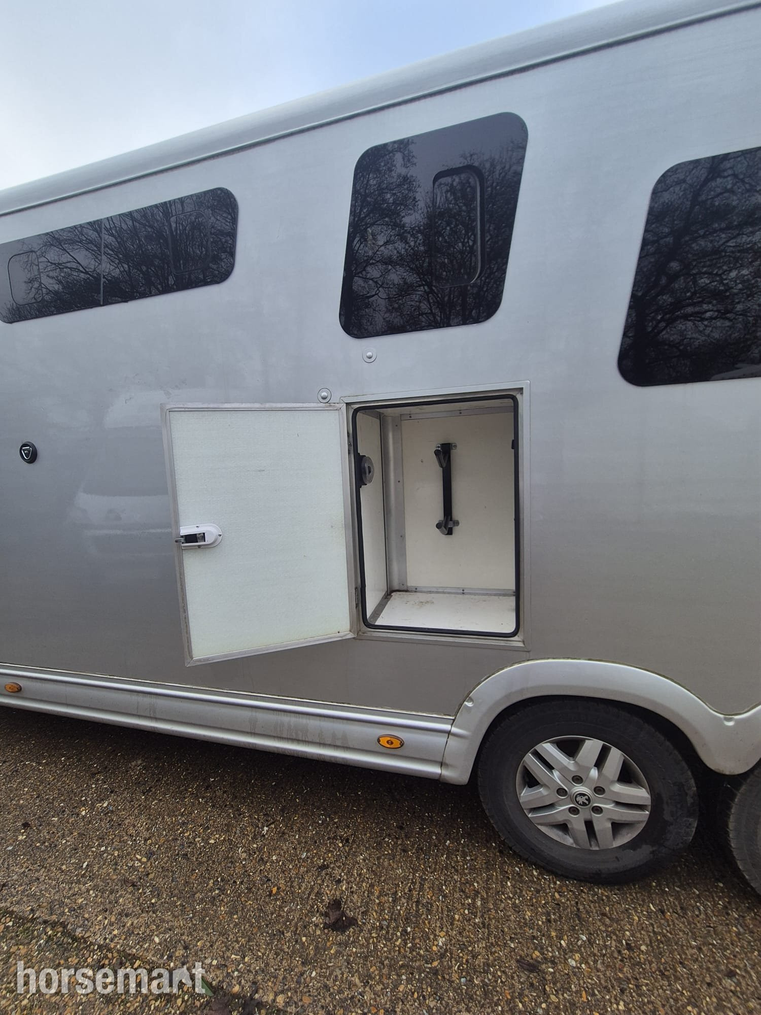 Equi-Trek Valiant Peugeot Horsebox - Horseboxes 3.6-7.5 Tonnes in 