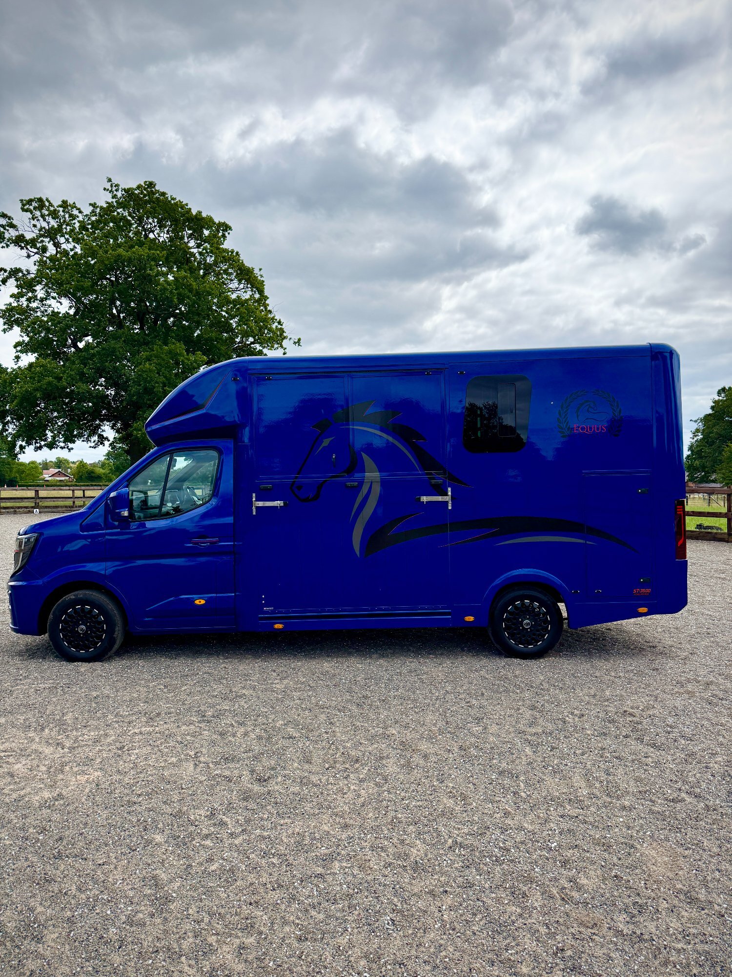 Equus ST3500 Renault Horsebox - Horseboxes Up to 3.5 Tonnes in 