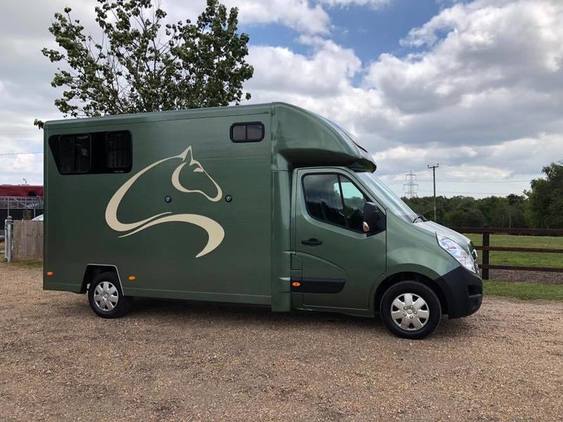  Trevett & Smith Renault Master 3.5 Horsebox