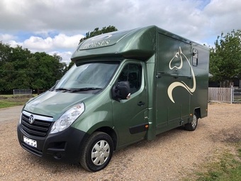 Trevett & Smith Renault Master 3.5 Horsebox