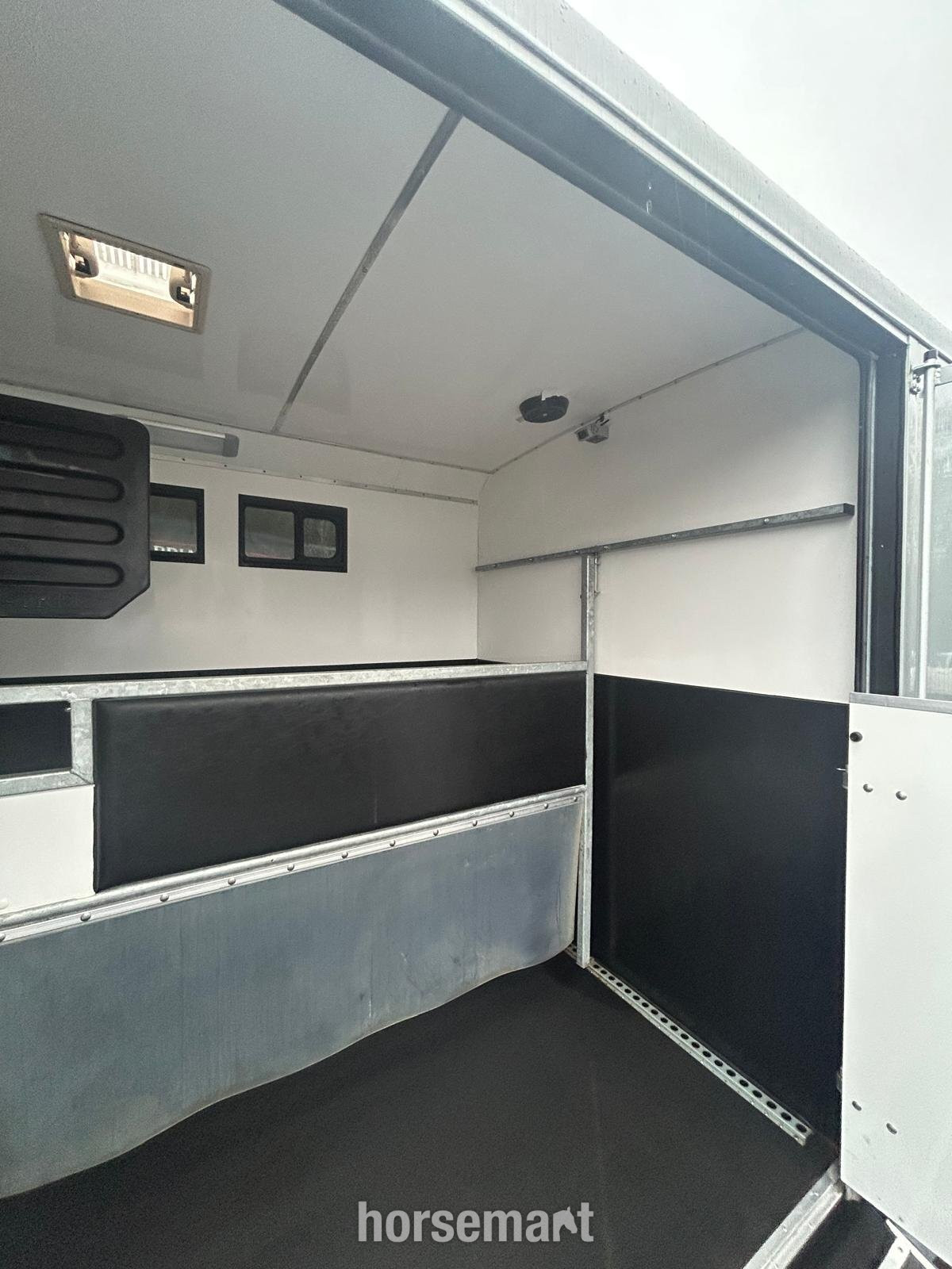 Horse Trailers - Equi-Trek Star-Treka   Horse Trailer