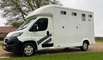 2021 Peugeot Boxer Horsebox