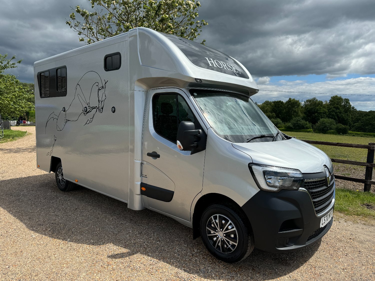 Trevett & Smith Renault Master 3.5 Horsebox