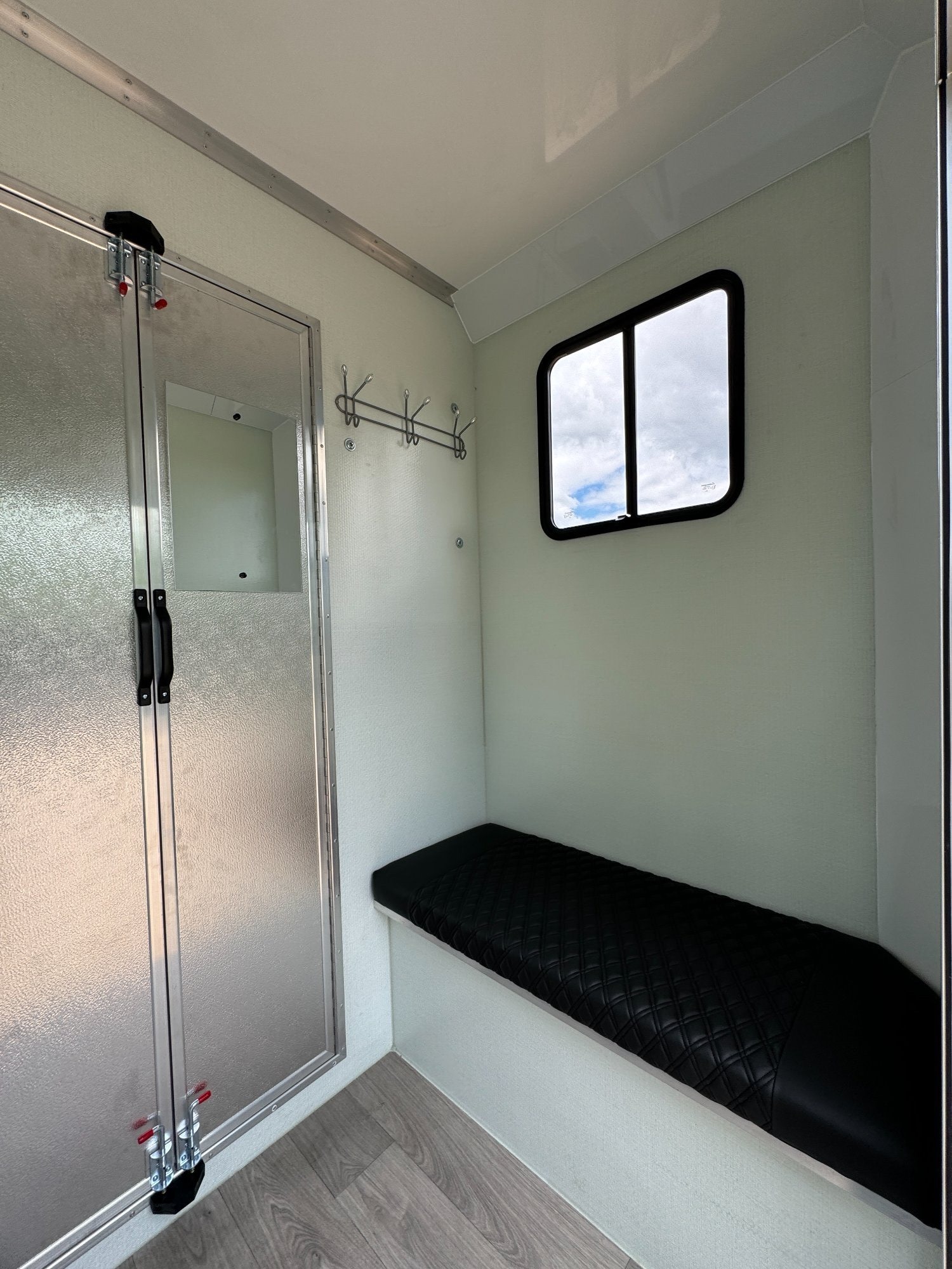 Trevett & Smith Renault Master 3.5 Horsebox - Horseboxes Up to 3.5 Tonnes