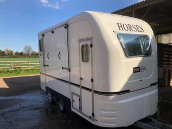 2006 Equi-Trek show treka L Horse Trailer