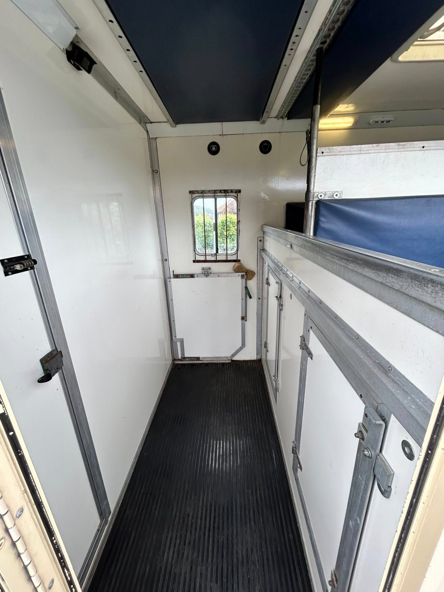 Horseboxes 3.6-7.5 Tonnes - George Smith Mascott Renault Horsebox
