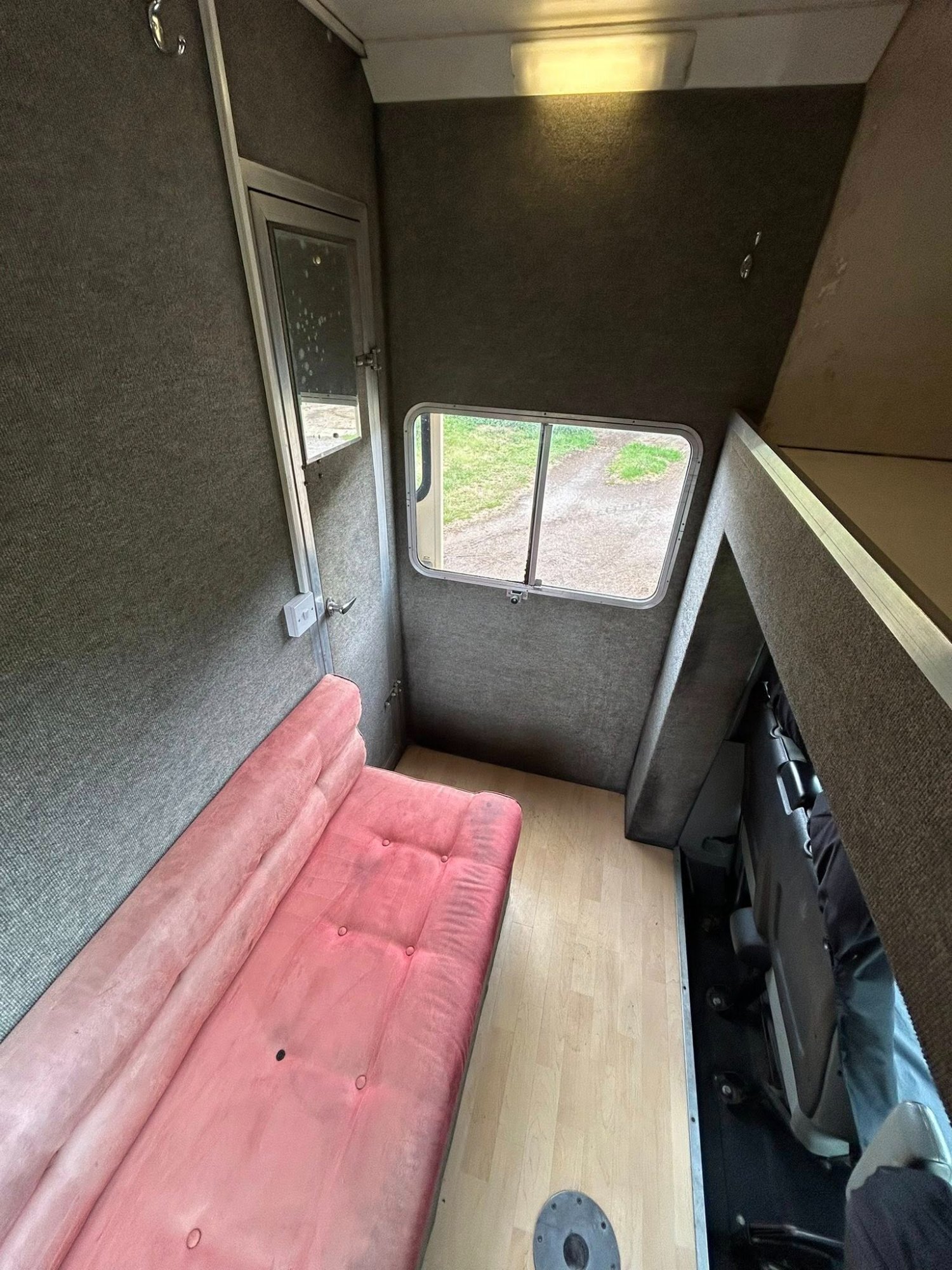 Horseboxes 3.6-7.5 Tonnes - George Smith Mascott Renault Horsebox in 