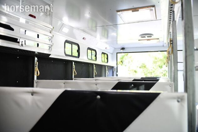 Horseboxes Over 7.6 Tonnes - G420 Scania Horsebox