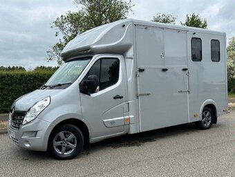 Mial Coachbuilders Long Stall  Renault Horsebox