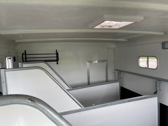 Equi-Trek Space-Treka III Up to 3.5 tonnes Horse Trailer - Horse Trailers in 