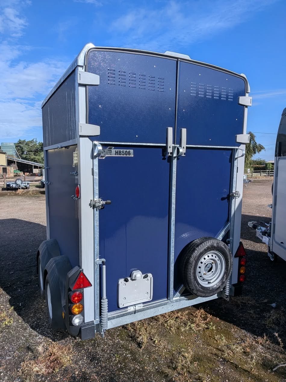 Horse Trailers - Ifor Williams HB506  Horse Trailer