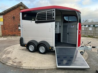 Ifor Williams HBX 511 Horse Trailer