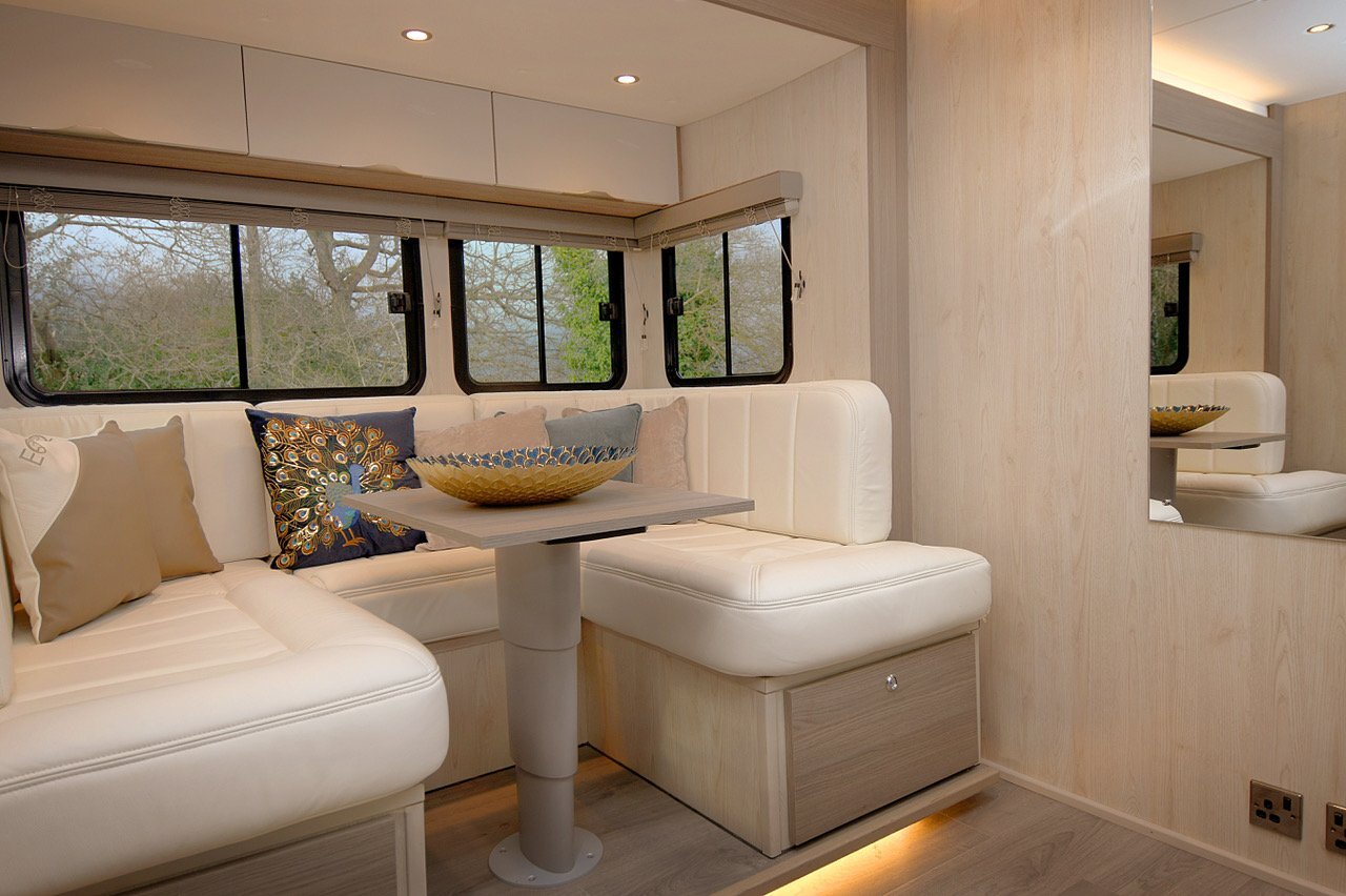Equine Quality Luxury DAF Horsebox - Horseboxes 3.6-7.5 Tonnes