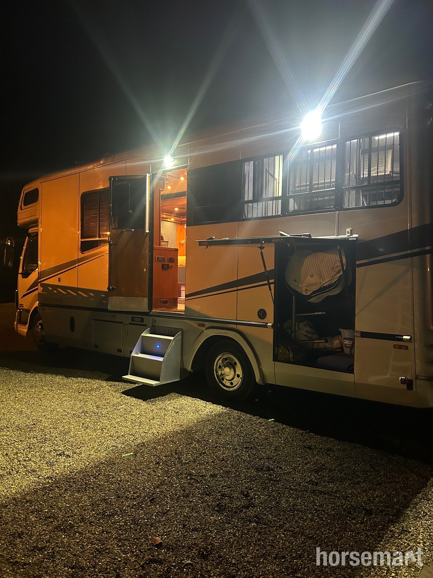 Oakley Supreme DAF Horsebox