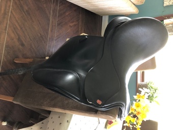 17.5” wide black dressage saddle