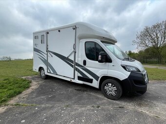 2021 Peugeot Boxer Horsebox