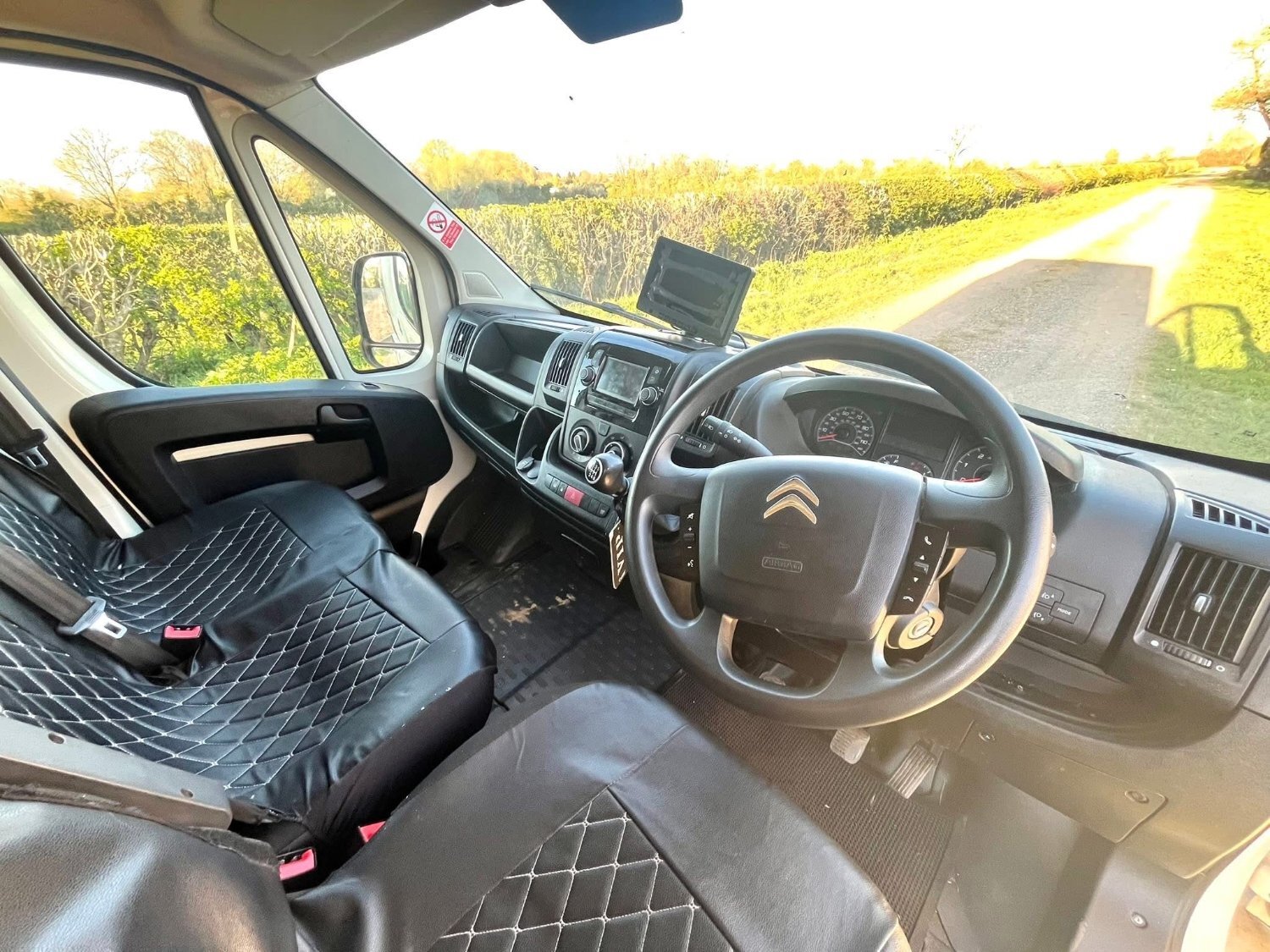 Horseboxes Up to 3.5 Tonnes - Select Duo Citroen Horsebox in 