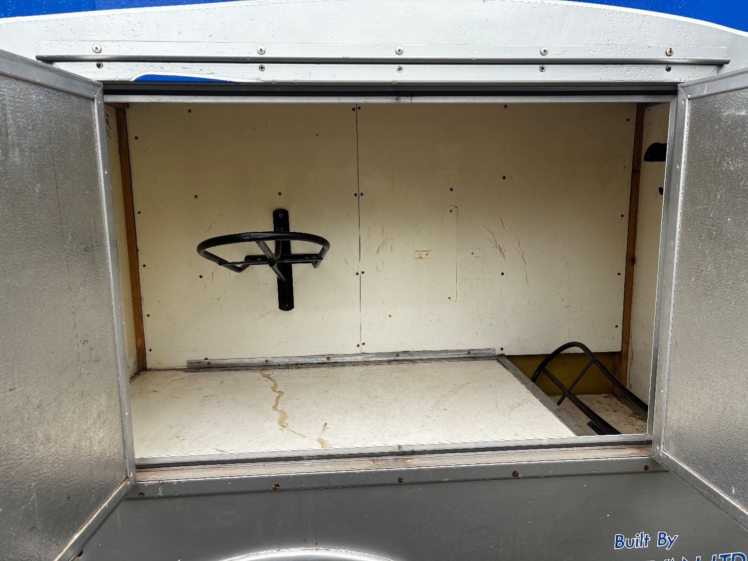 Equestrivan  Vauxhall Horsebox - Horseboxes Up to 3.5 Tonnes