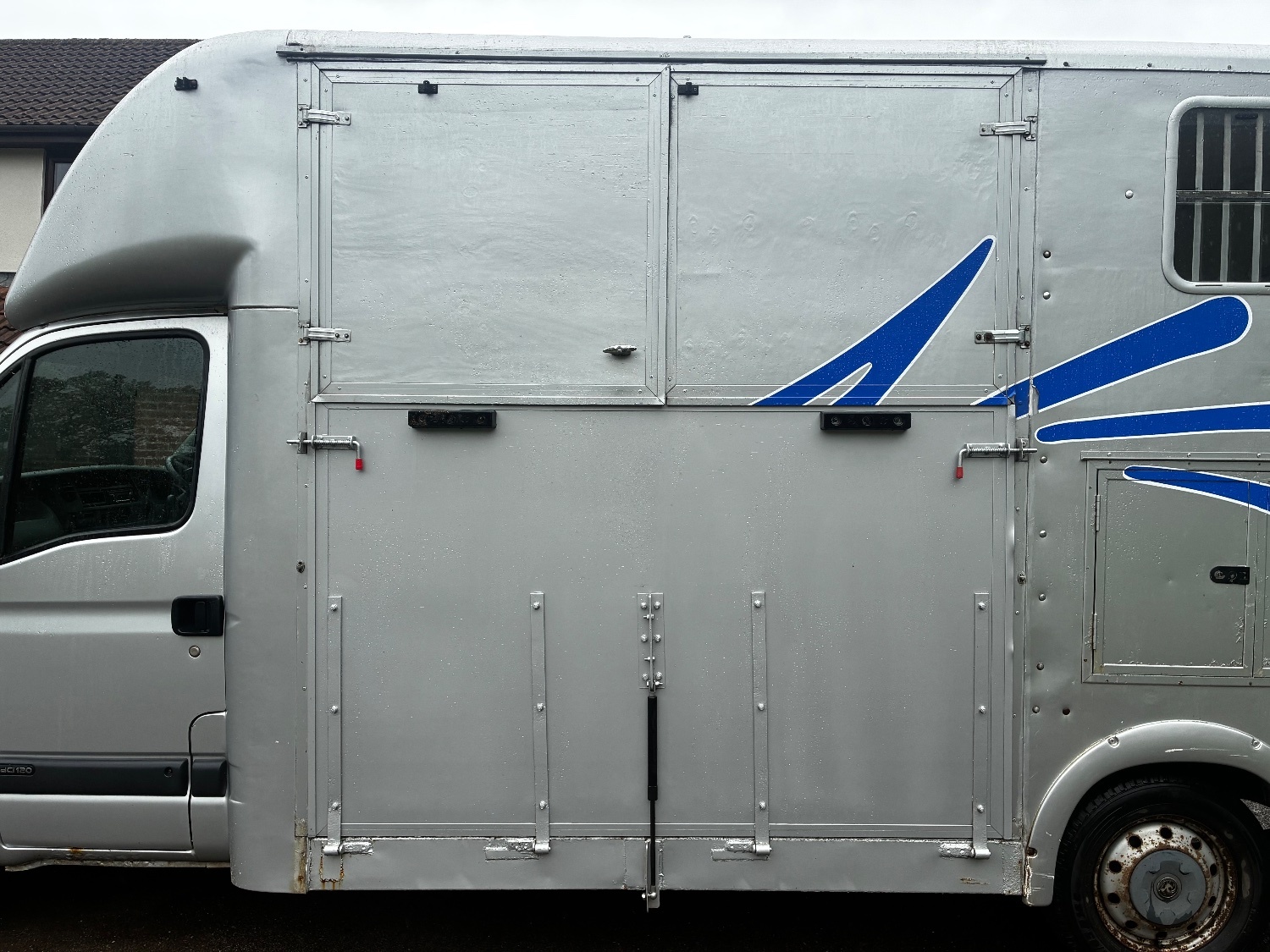 Horseboxes Up to 3.5 Tonnes - Equestrivan  Vauxhall Horsebox in 