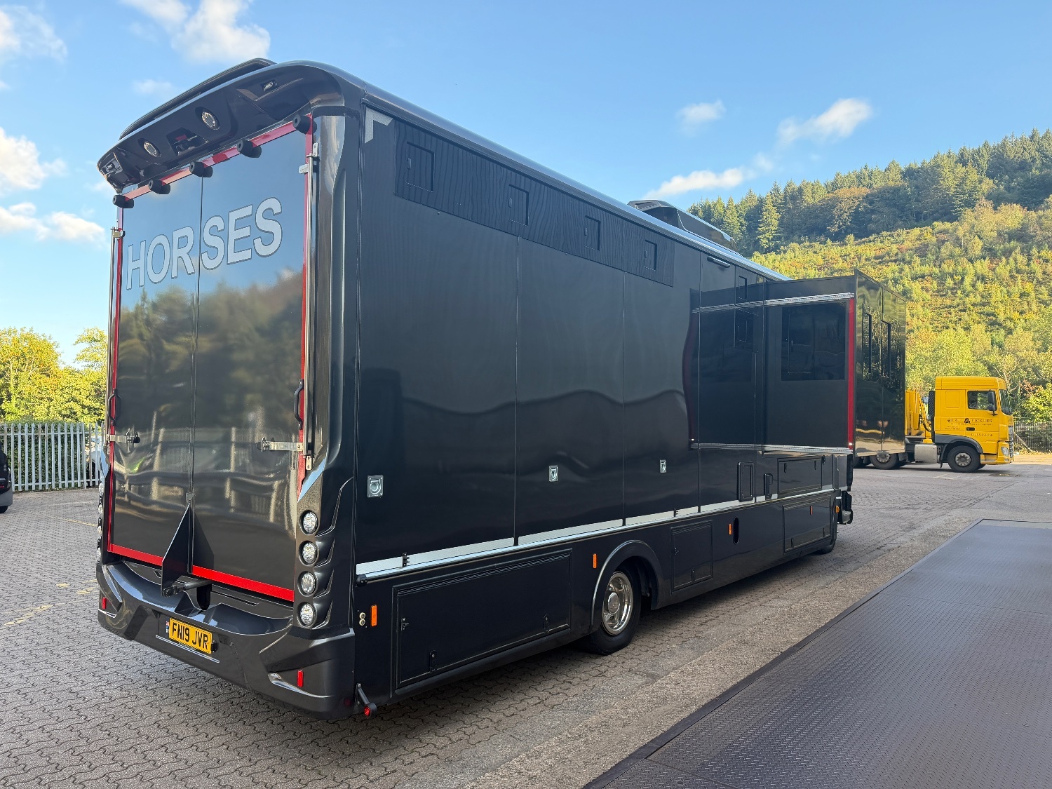  JC  Daf Trucks Horsebox